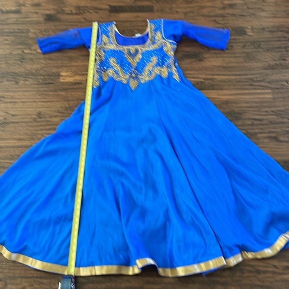 Indian women dress - Picture 10 of 11